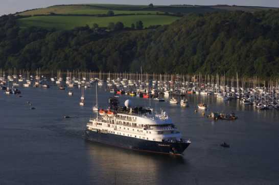01 July 2021 - 20-10-14

--------------
Cruise ship Hebridean Sky departs Dartmouth